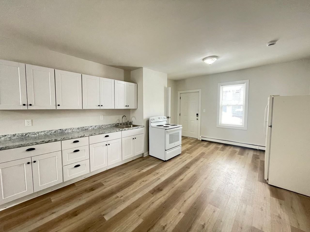 124 Beech St #1N - Photo 3 of 20