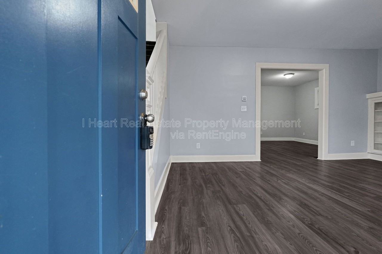 914 Ellsworth Ave - Photo 5 of 50