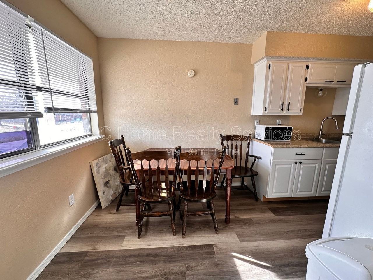 109 Se 42nd St #D - Photo 4 of 15