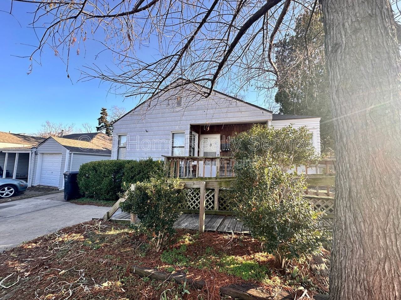 2144 Nw 36th St - Photo 5 of 25