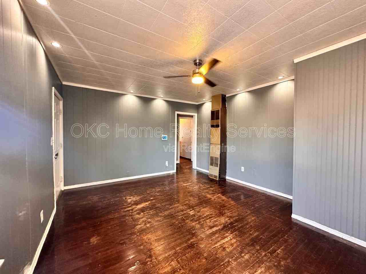 2144 Nw 36th St - Photo 7 of 25