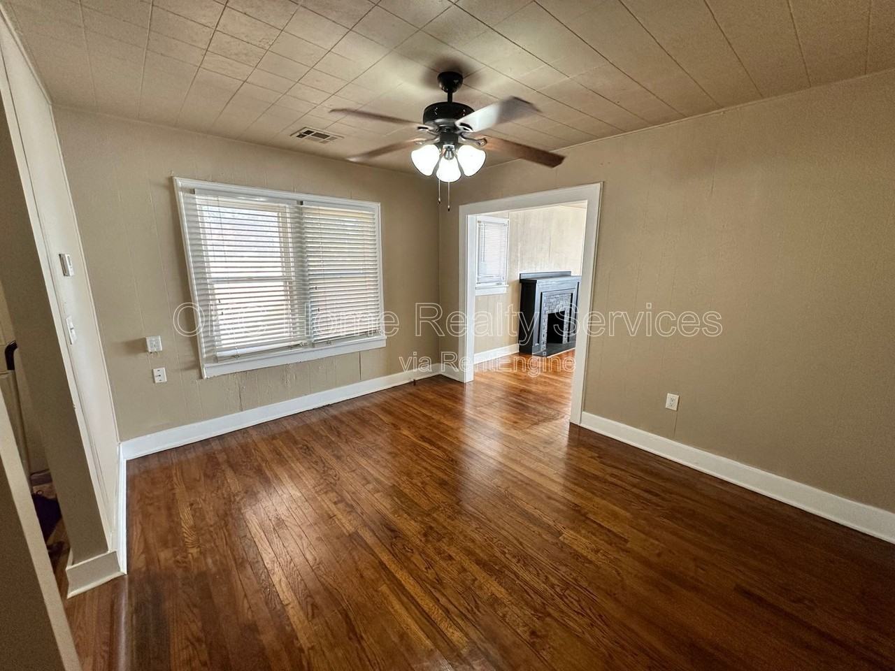 1715 N Villa Ave - Photo 4 of 17