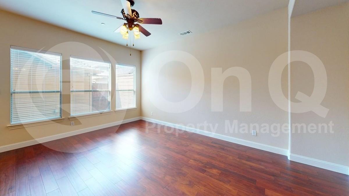 8629 Pauline St - Photo 7 of 24