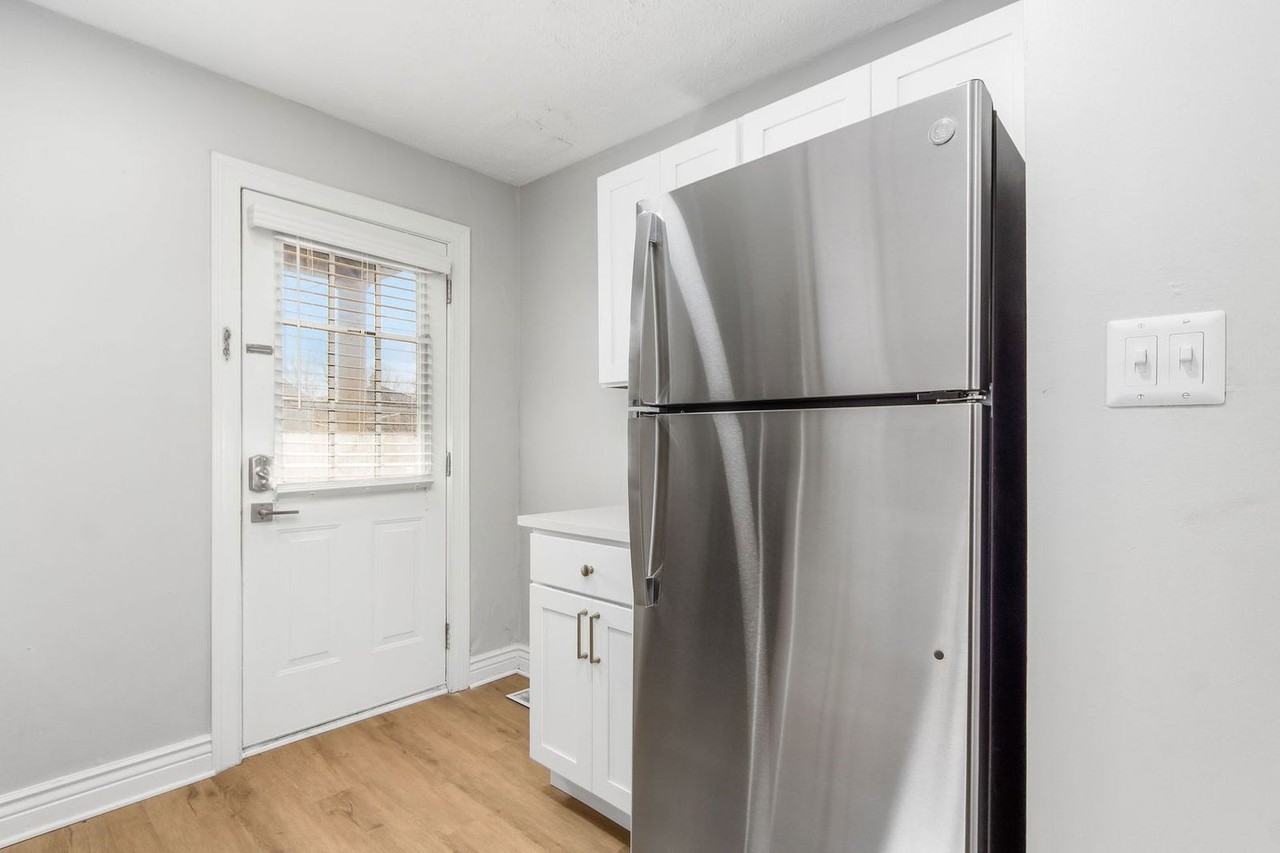 424 E Mithoff St - Photo 4 of 24