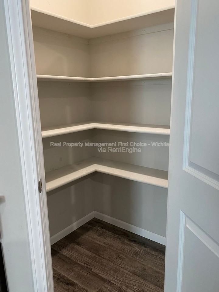 412 S Longbranch Dr - Photo 5 of 21