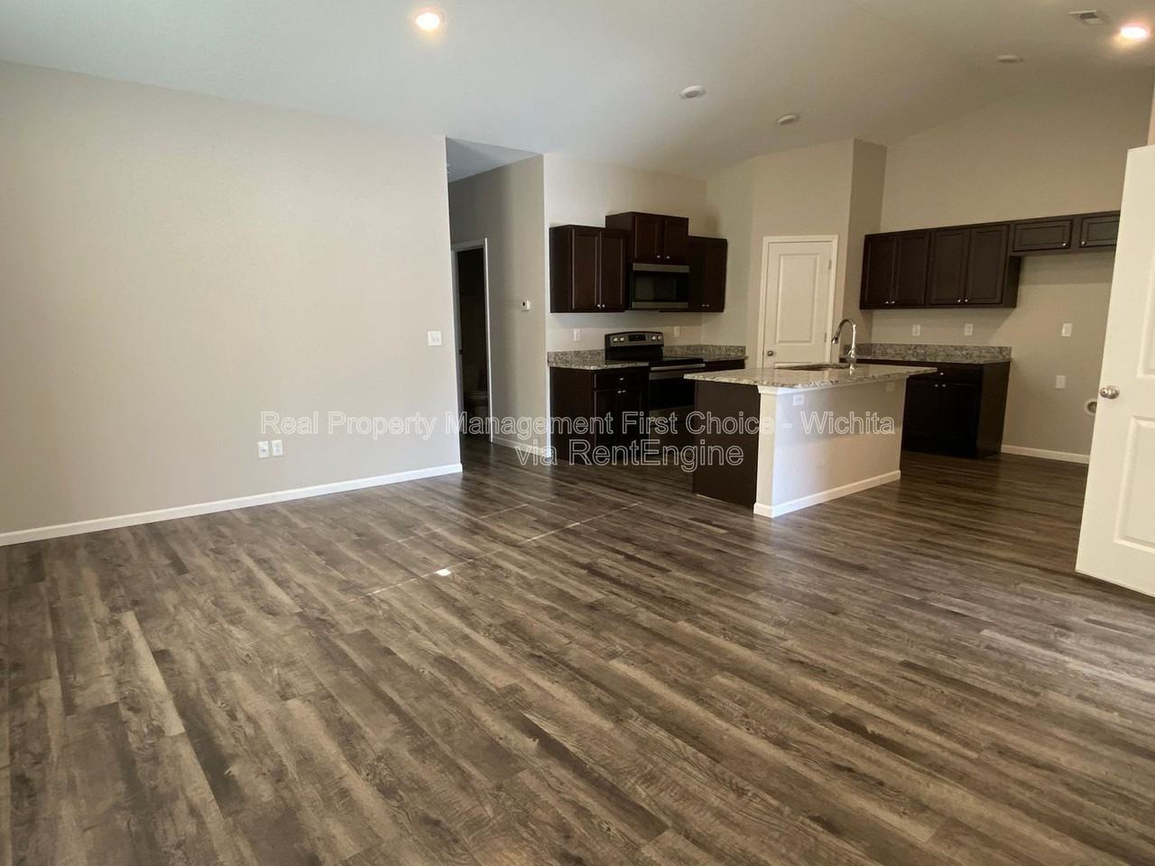 412 S Longbranch Dr - Photo 6 of 21