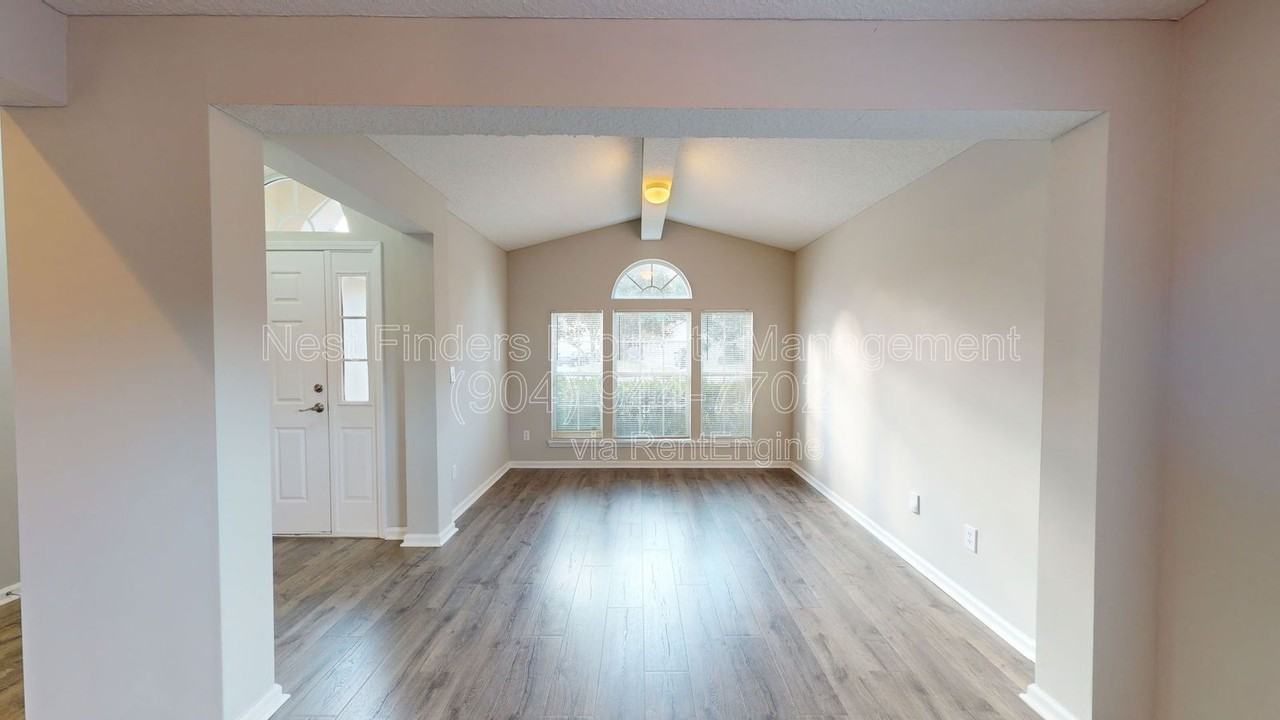 2202 S Cranbrook Ave - Photo 5 of 35