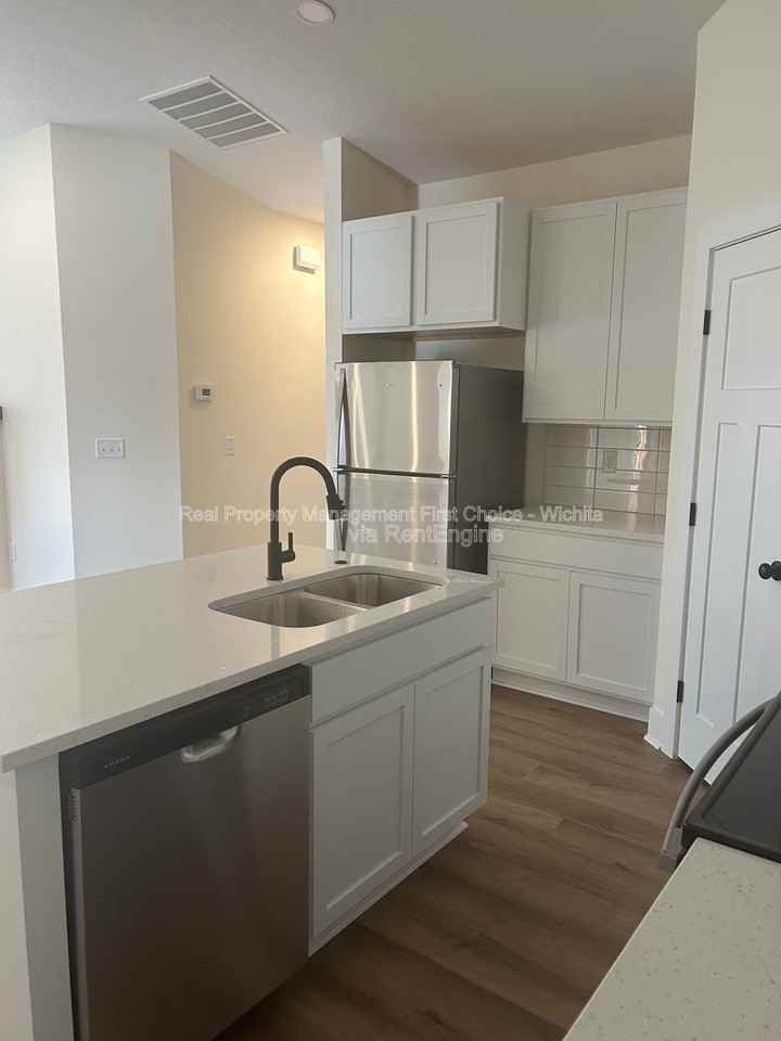 17010 W Kashmir St - Photo 2 of 22