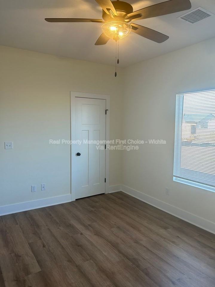 17010 W Kashmir St - Photo 6 of 22