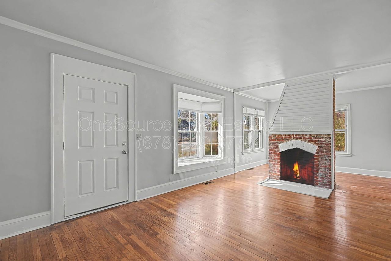 1895 Markone St Nw - Photo 7 of 37