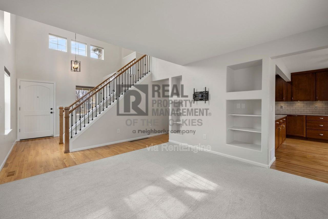 1389 Finch St - Photo 7 of 24