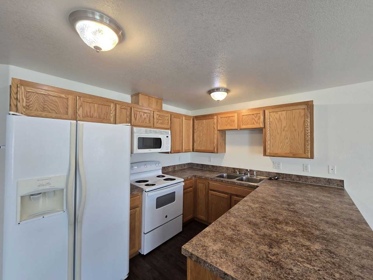 394 Maylea Pl - Photo 6 of 16