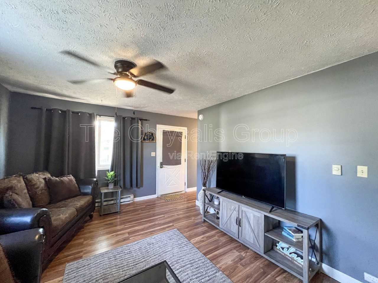 1924 Ottawa Ave - Photo 5 of 10