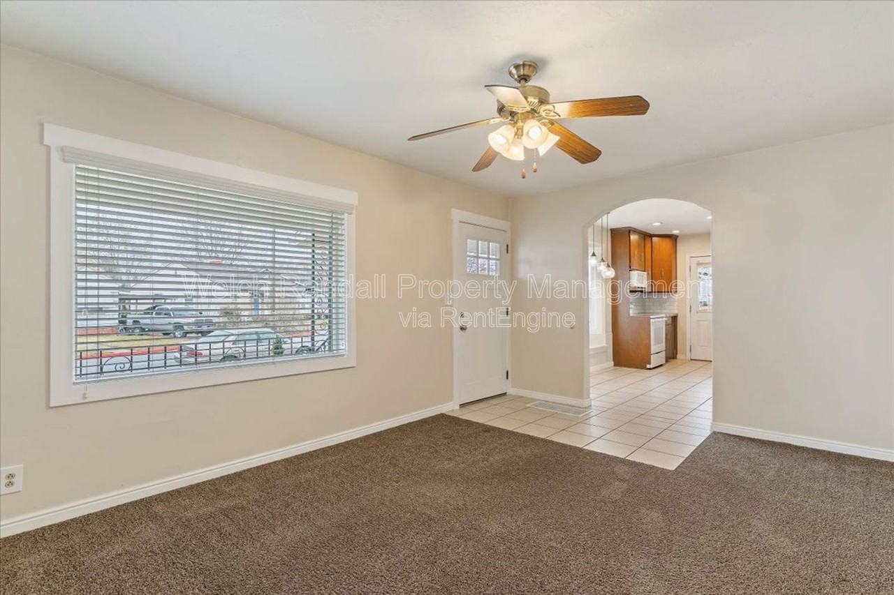 153 Country Club Dr - Photo 6 of 36