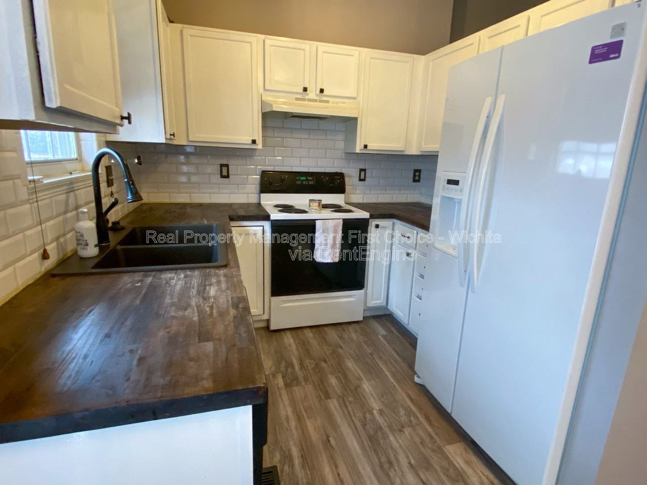 10802 W Carr Ave - Photo 5 of 27