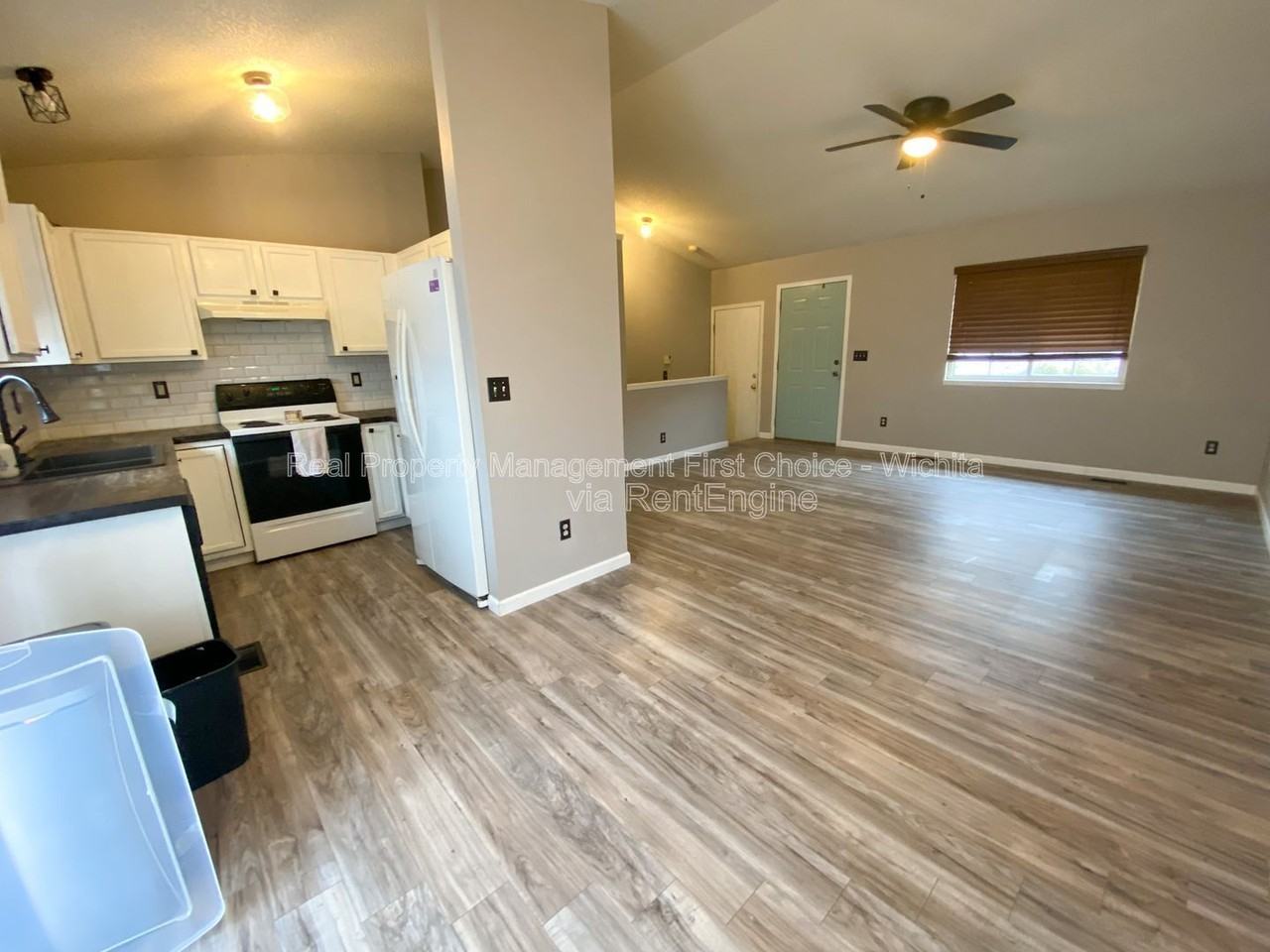 10802 W Carr Ave - Photo 7 of 27