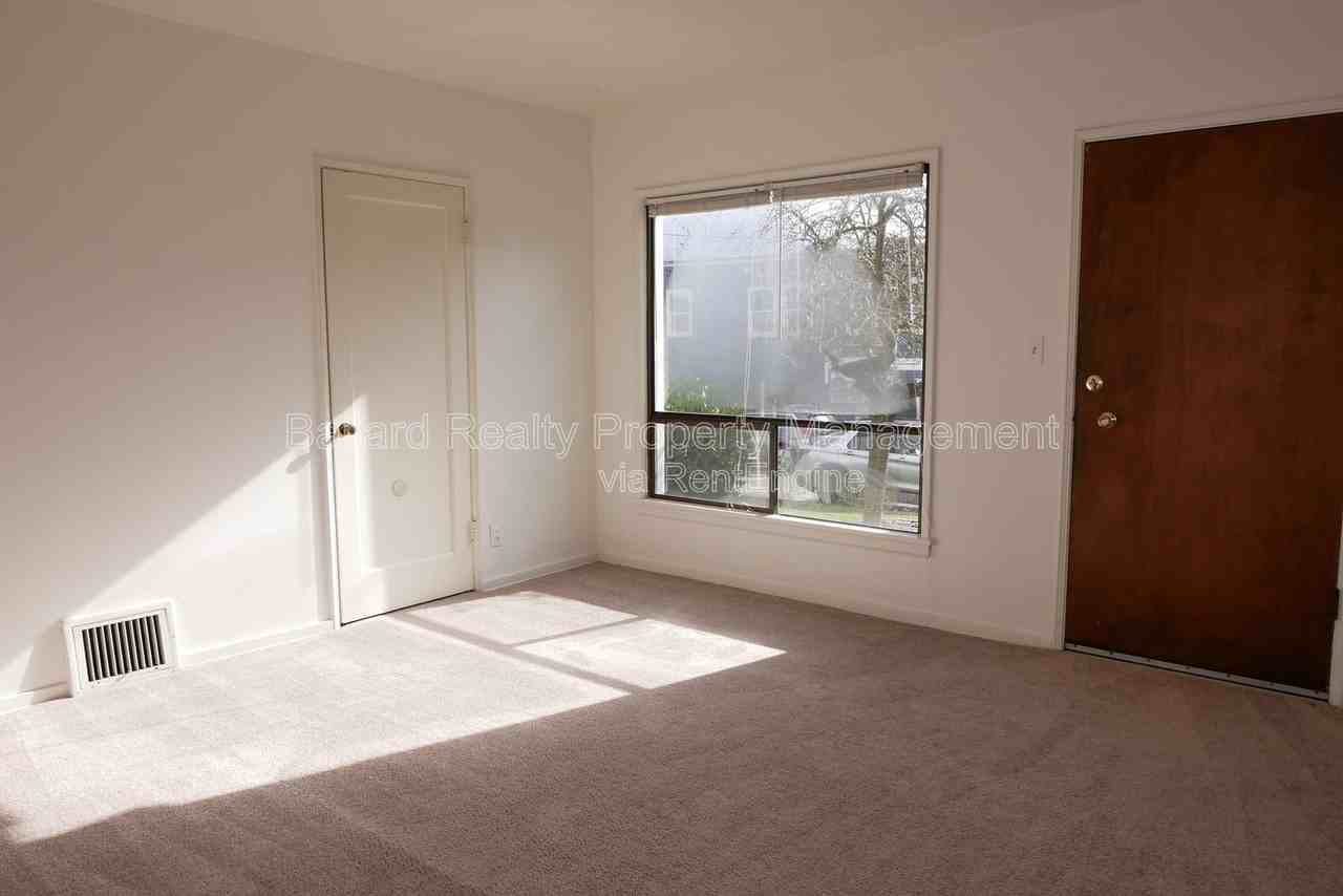 1408 Nw 61st St - Photo 4 of 18