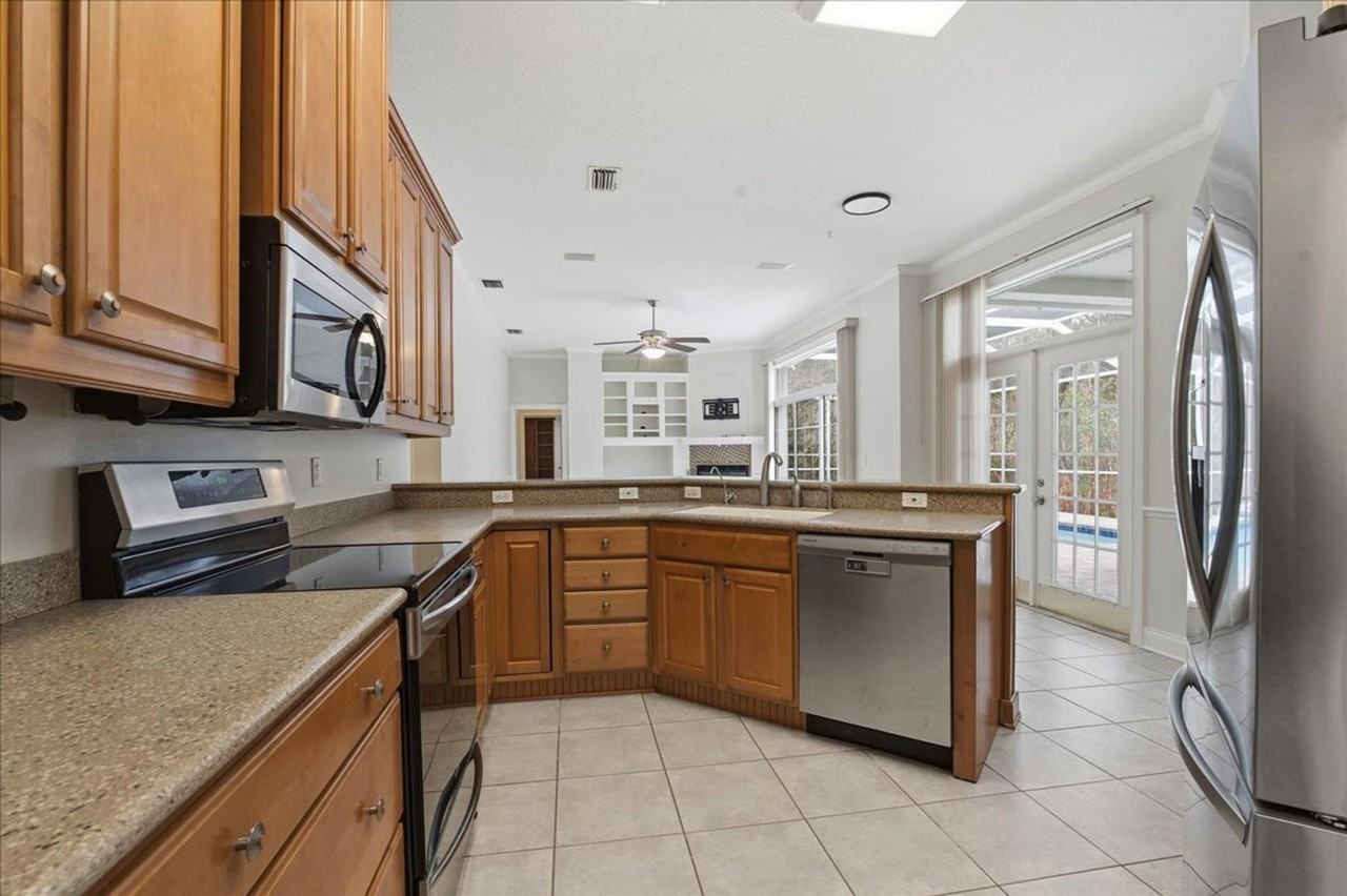 525 Cullaro Ln - Photo 3 of 50