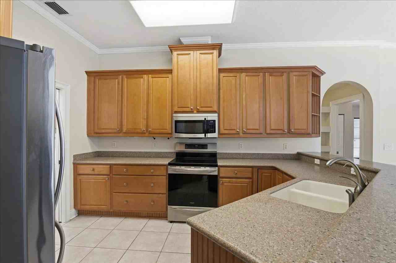 525 Cullaro Ln - Photo 5 of 50