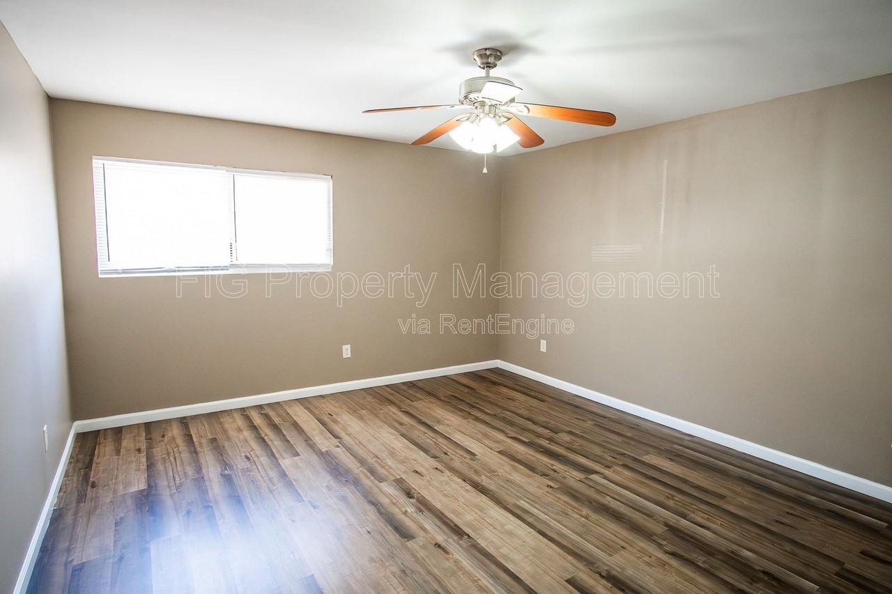 924 Chadwick Dr #4 - Photo 4 of 11