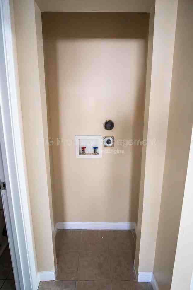 924 Chadwick Dr #4 - Photo 7 of 11