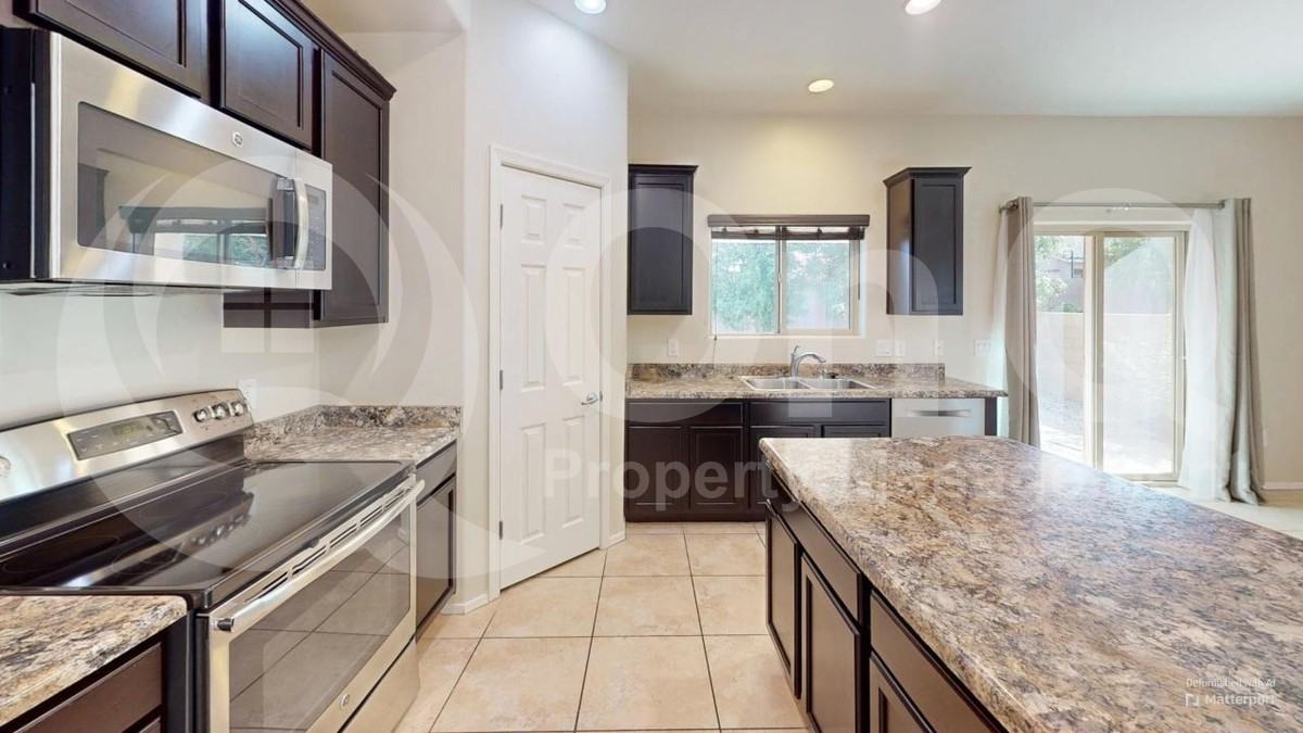 8807 W Irongate Rd - Photo 4 of 16