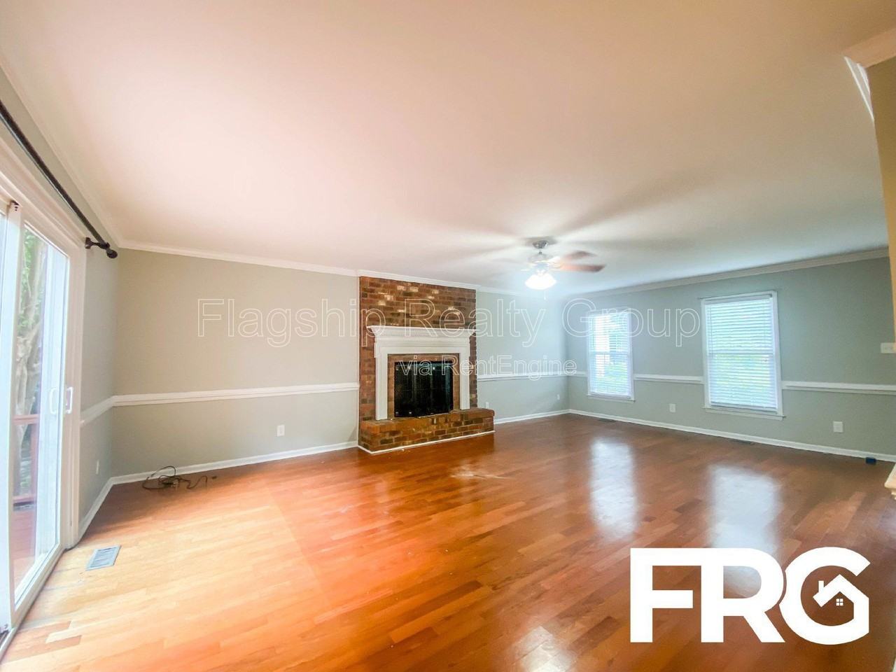 305 Smith Pl - Photo 2 of 33