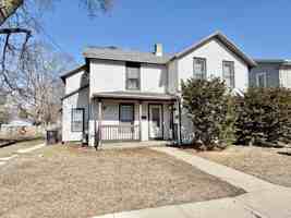 featured image of 757 W Grand Ave