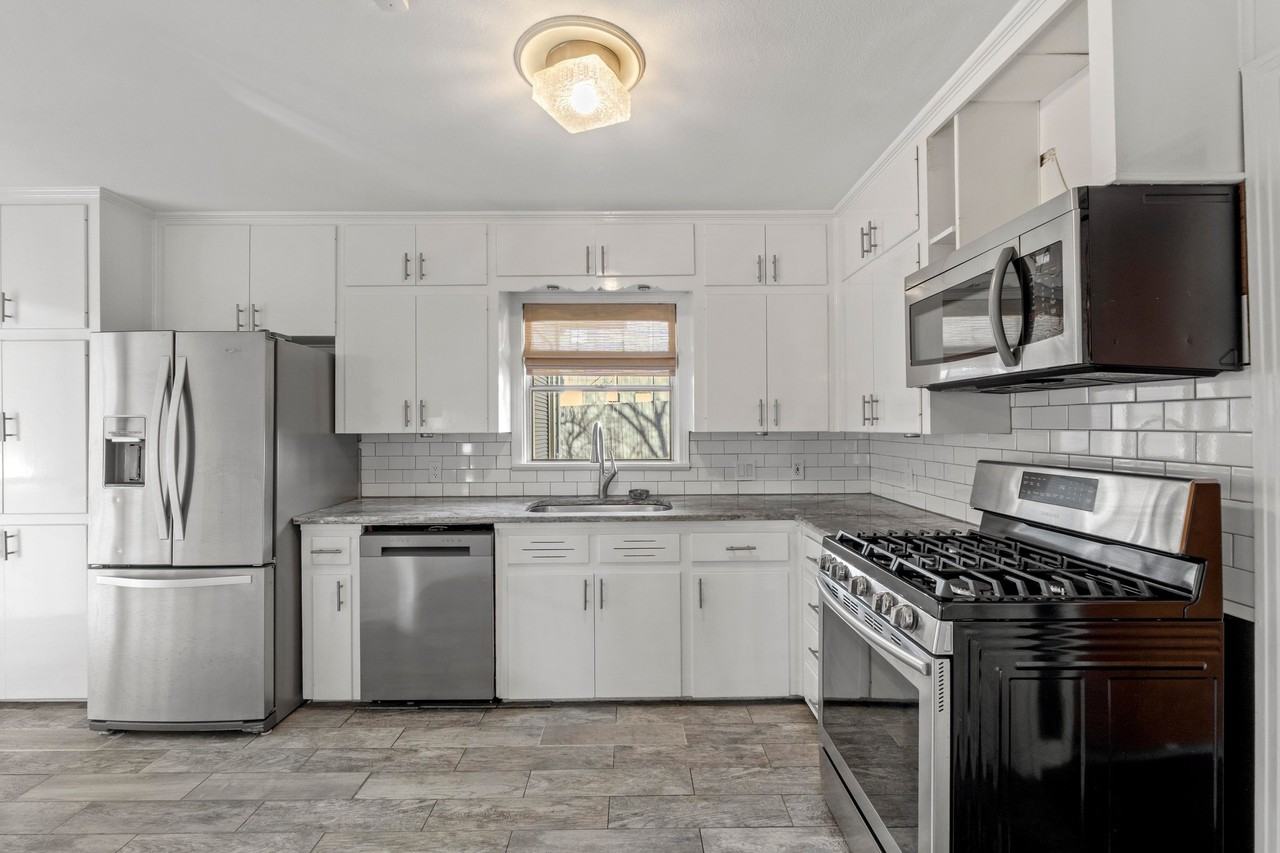 1000 Arcadia Ave - Photo 7 of 43