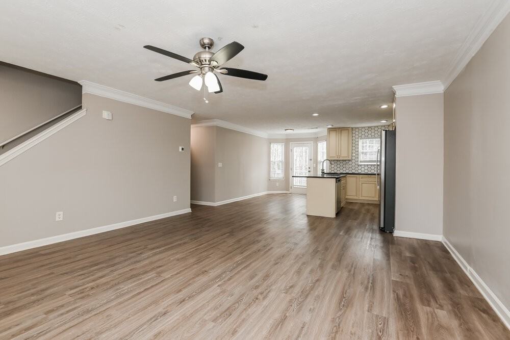 425 Village Bluff Dr - Photo 6 of 18