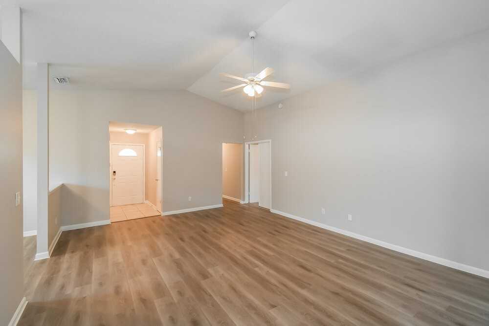 8760 Kersey Dr - Photo 3 of 16