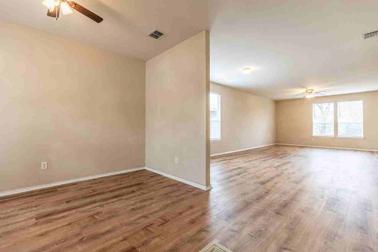 24262 Invitation Oak - Photo 4 of 40