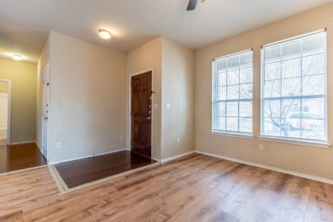 24262 Invitation Oak - Photo 6 of 40