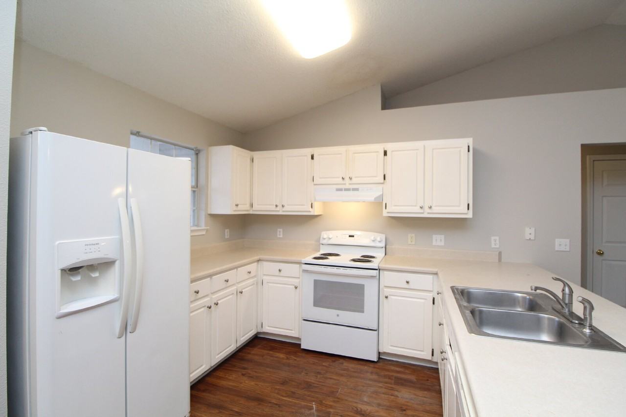 6854 Cedar Ridge Cir - Photo 5 of 17