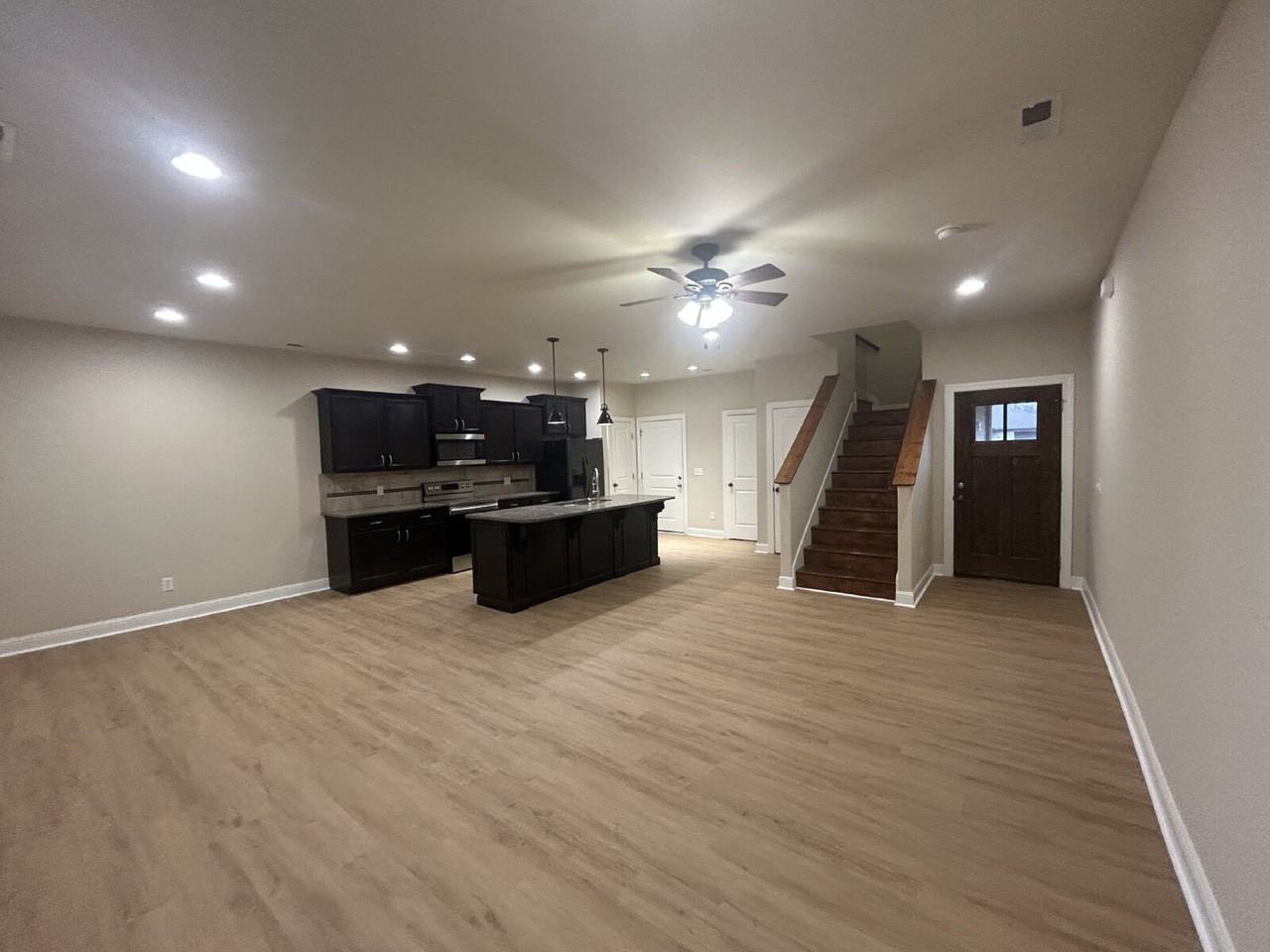 613 Cooper Sq - Photo 2 of 26