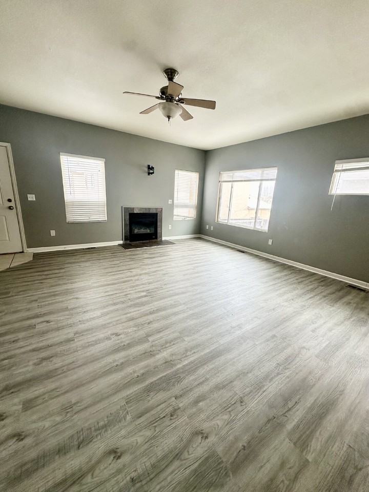 3612 Rock Springs St - Photo 5 of 28