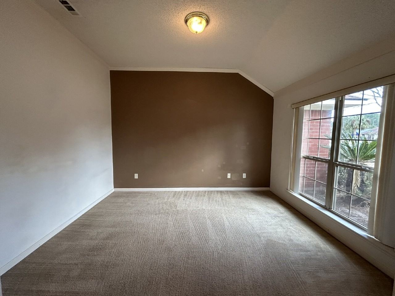 219 Wentworth Way - Photo 3 of 18