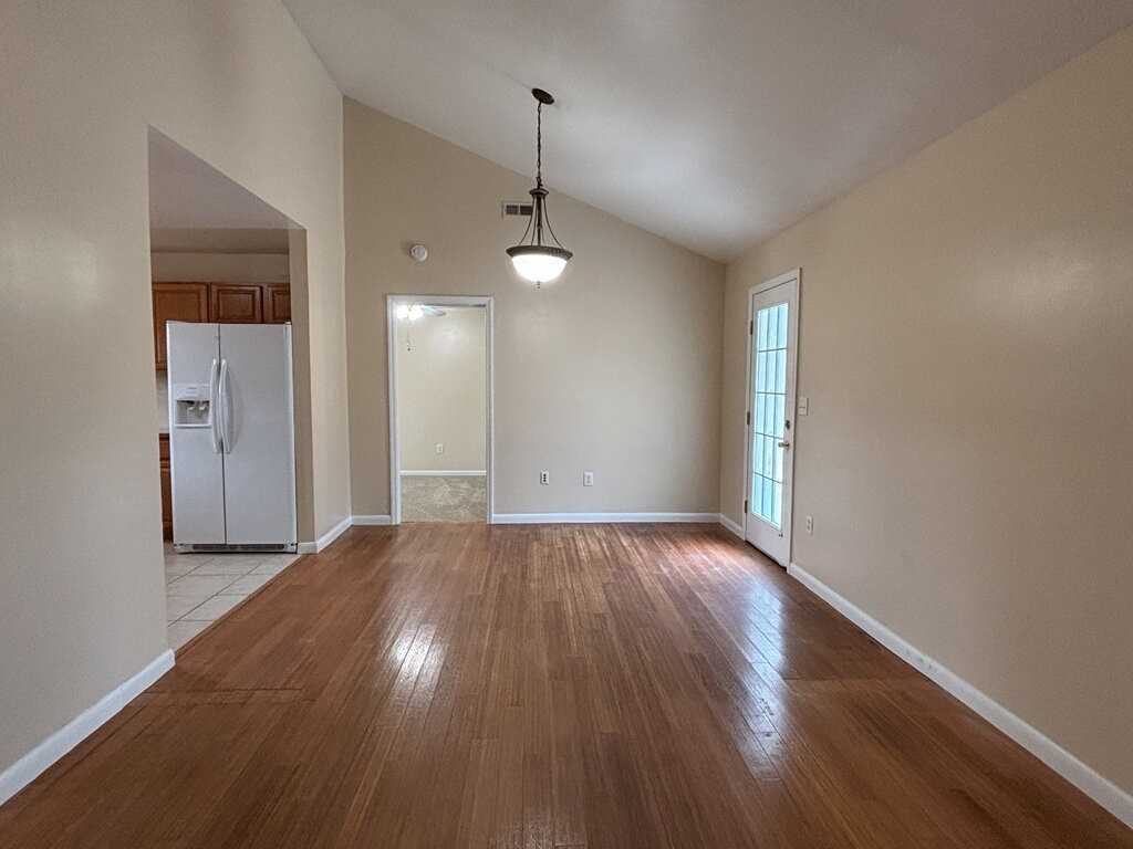 115 Aylesbury Rd - Photo 5 of 27