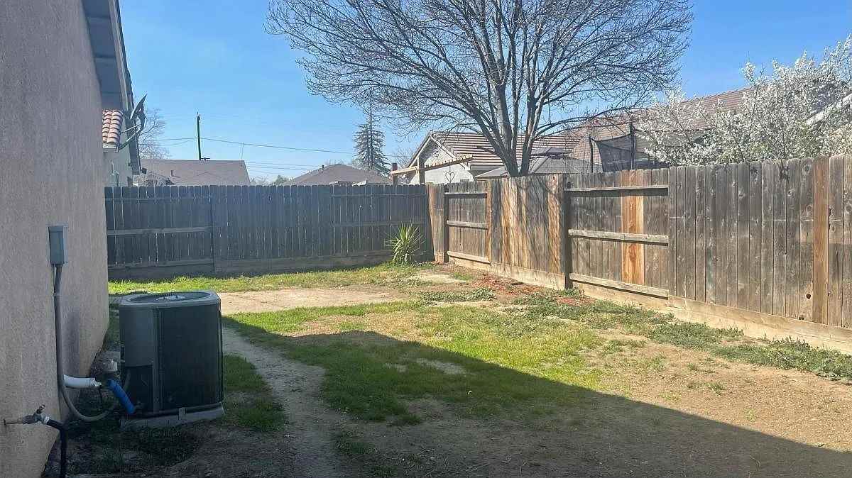 2138 W Solis St - Photo 2 of 3