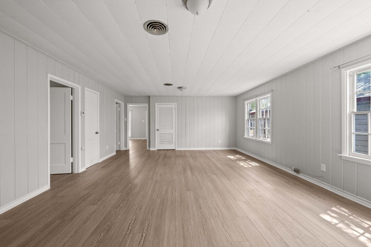 1912 22nd St - Photo 2 of 21