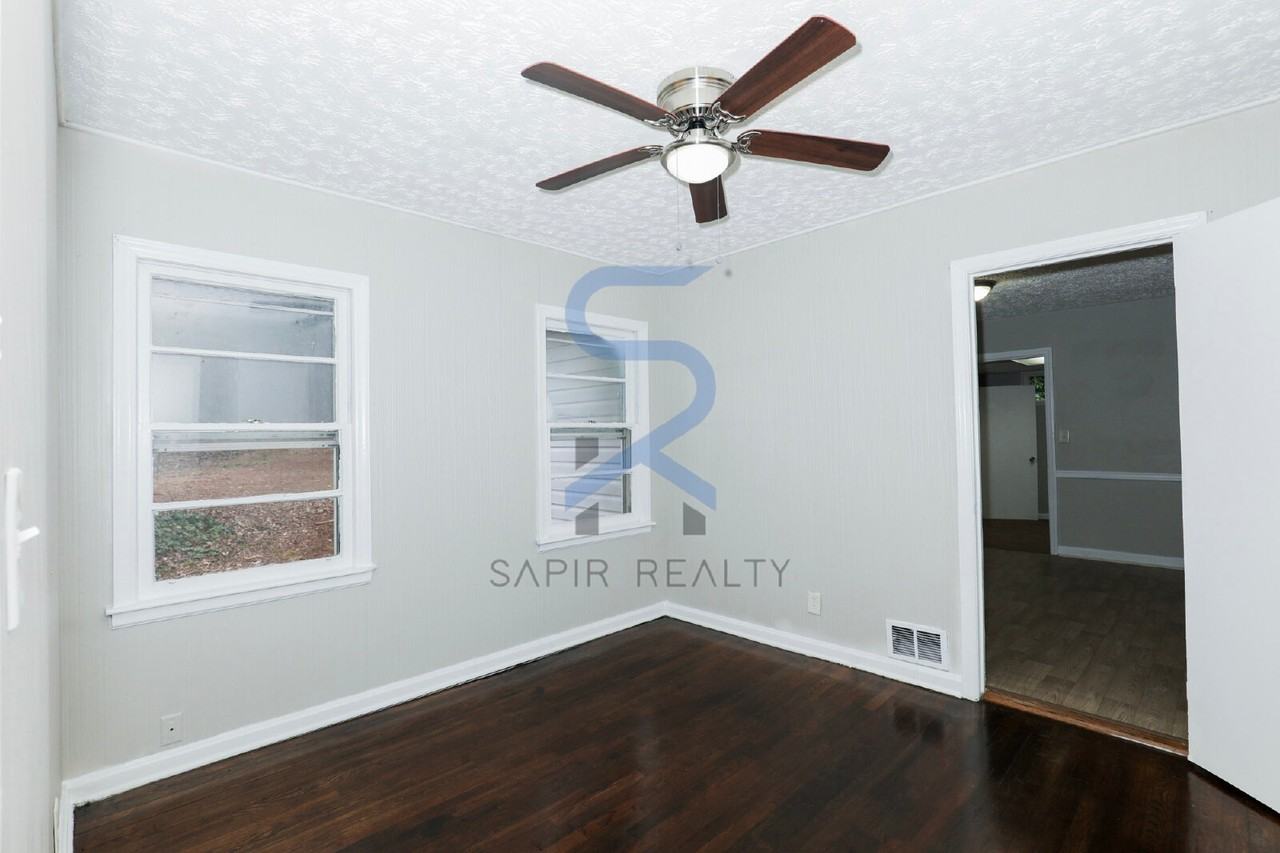 2998 Belvedere Ln - Photo 4 of 19