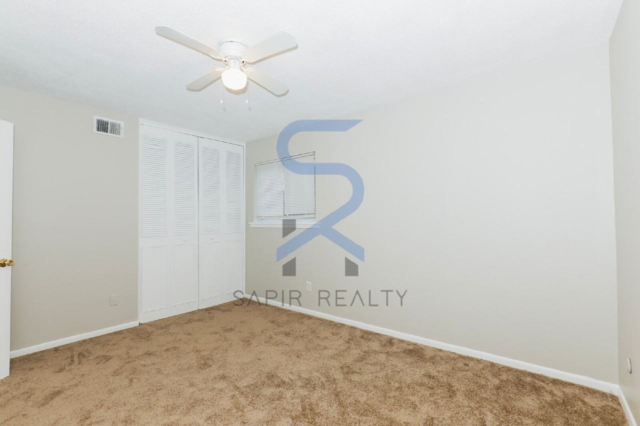 3300 College St Apt 11 - Photo 5 of 12