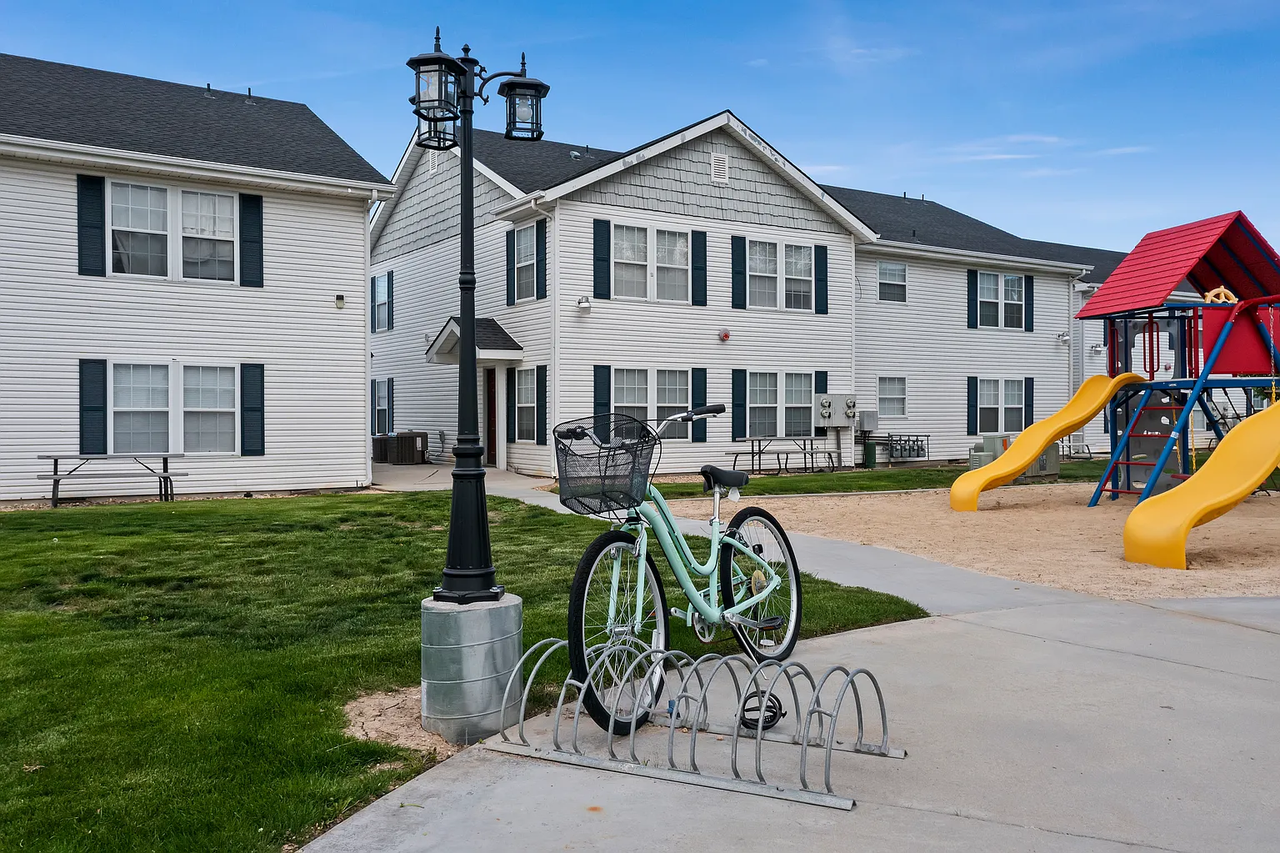 106 Davis Ave - Photo 3 of 19