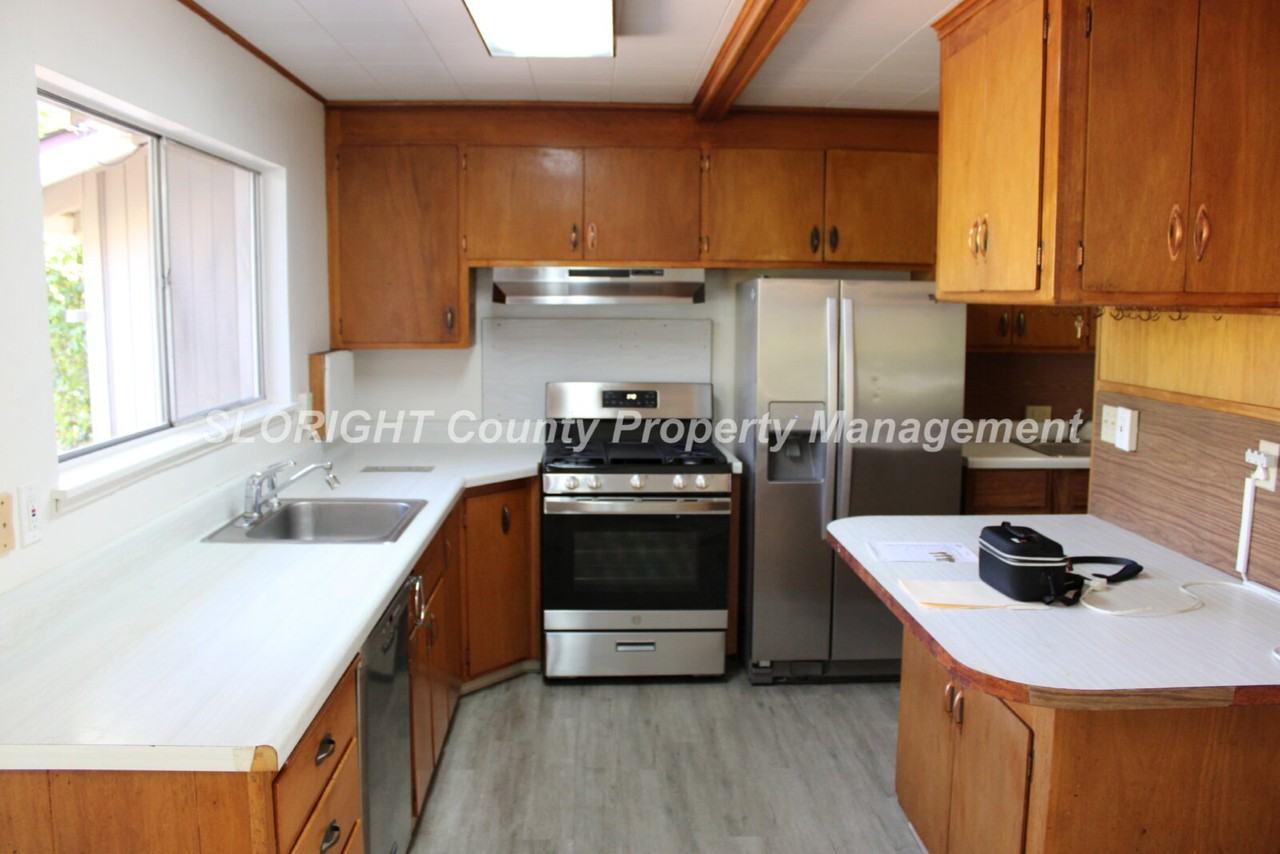 577 Princeton Pl - Photo 2 of 13