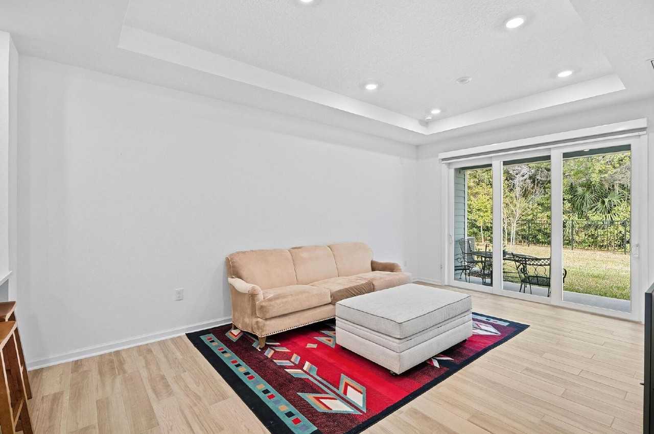 206 Misty Harbor Trce - Photo 7 of 36