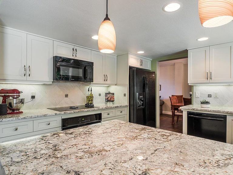 2529 Purvis Ave - Photo 7 of 22