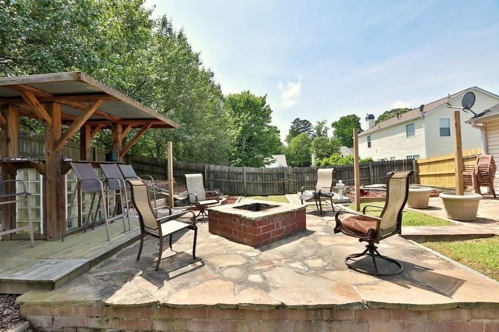 3151 Greenbrier Ct - Photo 5 of 16