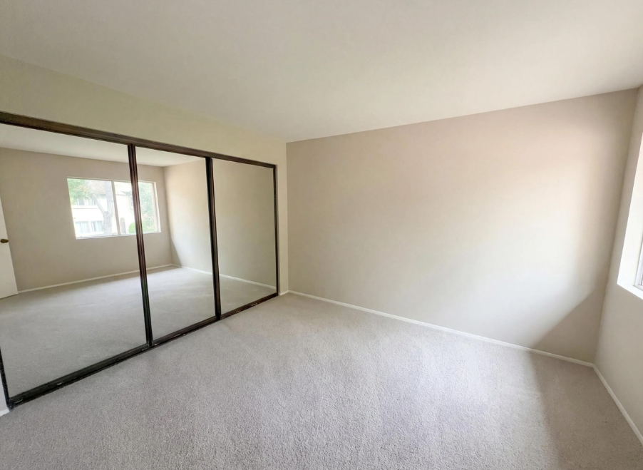 1938 Gordon Ct - Photo 6 of 21