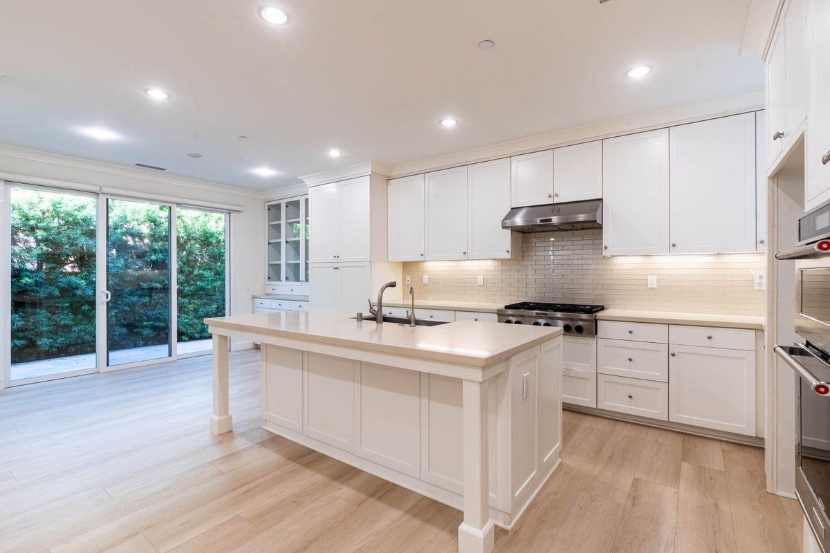 53 Bronco - Photo 2 of 44