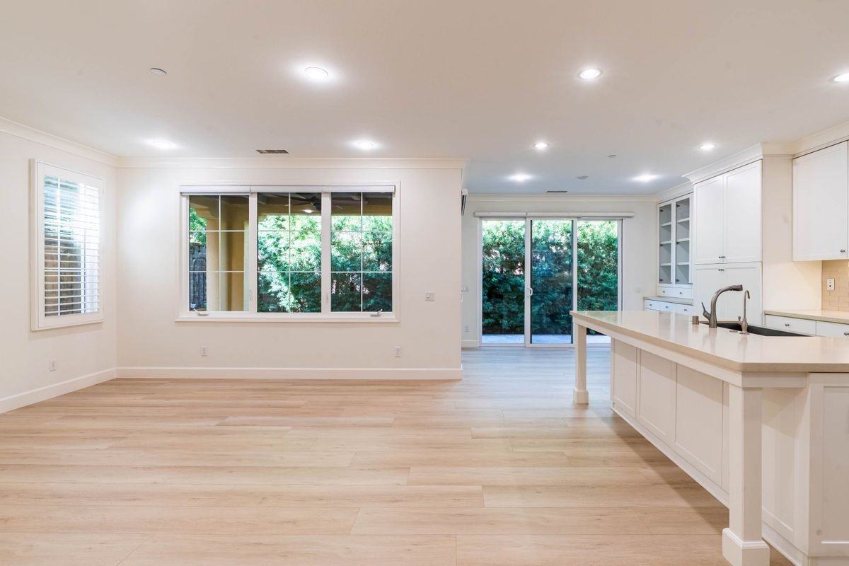 53 Bronco - Photo 3 of 44